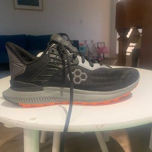 RUDIS Journey shoes NWT